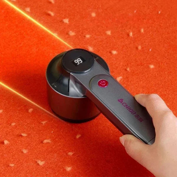 Appareil électrique pour enlever les peluches des vêtements